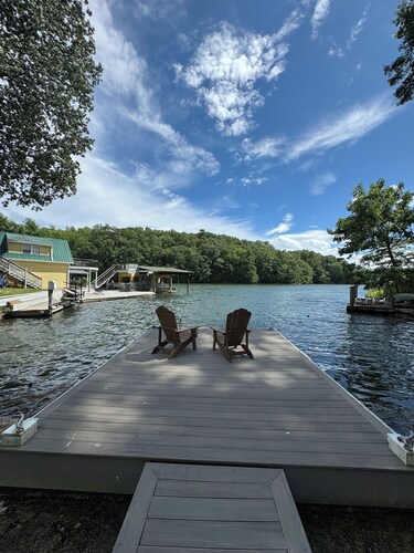 Renovated lake house on Claytor Lake with water access and boat dock
