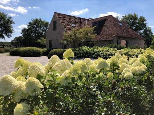 Hoeve den Akker: luxury holiday home with private garden and alpacas near Bruges