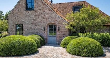 Hoeve den Akker: luxury holiday home with private garden and alpacas near Bruges