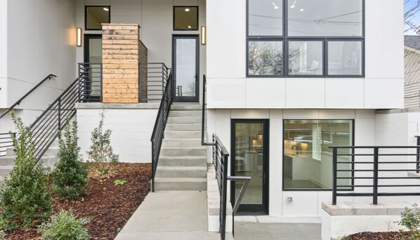 Exterior detail - Euphony-Designer Furnishings-5 mins to Broadway (Nashville)