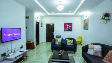 Apartment, 2 Queen Beds | Living area