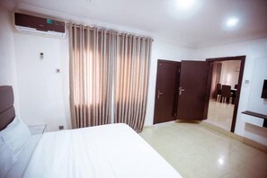 Apartment, 2 Queen Beds | 2 bedrooms, iron/ironing board, free WiFi, bed sheets - Stunning 2-bed Apartment in Lagos (Lagos)