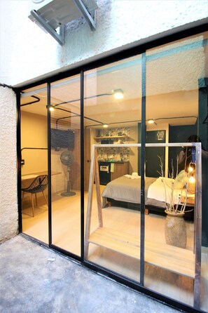 Basic Apartment (102) | Terrace/patio - One Living by Roots Rentals (Medellín)