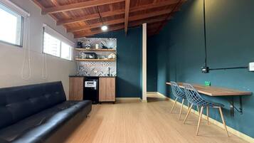 Basic-Vierbettzimmer (204) | Wohnbereich