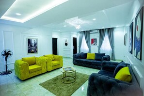 Appartement, 2 queensize bedden | Woonruimte