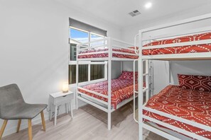 5 bedrooms, WiFi