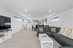 Fernseher, Kamin