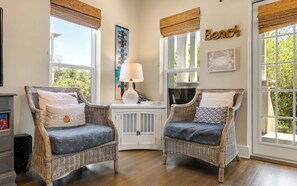 Interior - Lemon Squeezy + Private Beach, Pool & Beach Views (Seacrest)