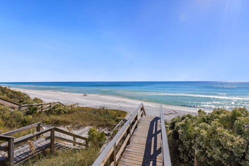 Lemon Squeezy + Private Beach, Pool & Beach Views