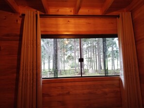 Cabin | Blackout drapes, iron/ironing board, free WiFi, bed sheets - Cabana Pequeno Bosque Com Vista - o Rio, à 15 km da cidade (São Joaquim)