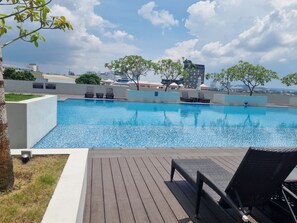 Pool - Cozy 2 Bedroom Condo Apartment in Batam. Next to HarbourBay Ferry Terminal. Pool (Paranaque City)