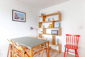 Basic Apartment, 1 Double Bed | Dining