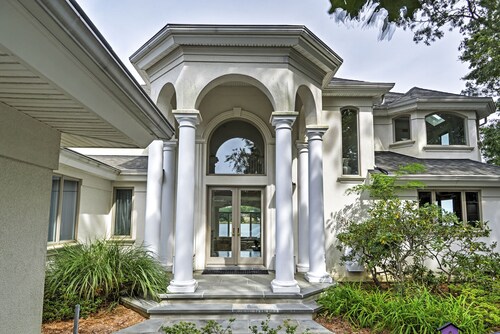 Elegant Riverfront Home w/ Expansive Views