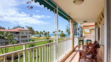 Apartment (2 Bedrooms) | Front of property