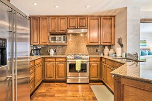 Apartment (3 Bedrooms) | Interior - Luxury Mountain Condo w/ Community Perks & Shuttle (Avon)