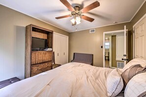 House (4 Bedrooms) | Interior - Canyon Lake Home w/ Game Room < 1 Mi to Boat Ramp! (Canyon Lake)