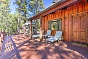 Interior - Pinetop Cabin w/ BBQ - 7 Mi to Show Low Lake! (Pinetop)