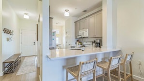 Apartment (2 Bedrooms) | Bahagian dalam