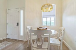 Apartment (2 Bedrooms) | Interior - Fort Myers Condo w/ Resort Pools - Near Golf! (Fort Myers)