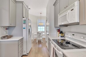 Apartment (2 Bedrooms) | Interior - Fort Myers Condo w/ Resort Pools - Near Golf! (Fort Myers)