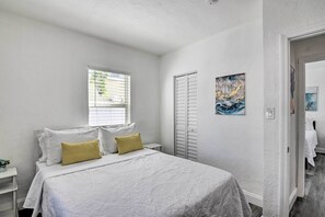 3 bedrooms, laptop workspace, iron/ironing board, bed sheets - Ideally Located Miami Retreat: 6 Mi to Beach! (Miami)