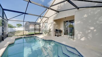 House (5 Bedrooms) | Interior