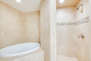 House (4 Bedrooms) | Bathroom - Pollock Pines Cabin: Game Room w/ A/C & Heat! (Pollock Pines)