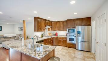 House (4 Bedrooms) | Private kitchen