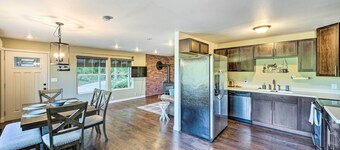 河畔夢幻小屋，附壁爐及烤架