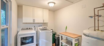 Dreamy Riverside Cabin With Fireplace & Grill