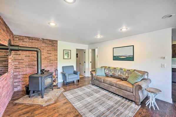 House (2 Bedrooms) | Interior