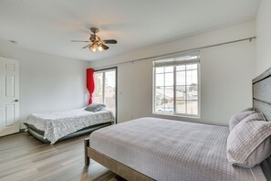 House (4 Bedrooms) | Interior - Family Helendale Home - Private Dock & Fire Pit! (Helendale)