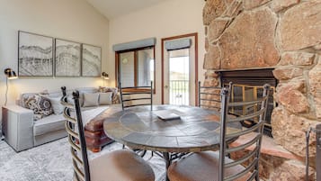 Apartment (0 Bedroom) | Interior