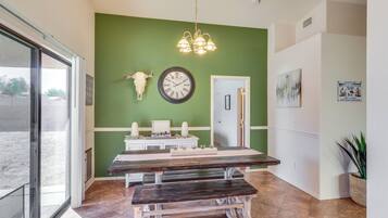 House (3 Bedrooms) | Interior