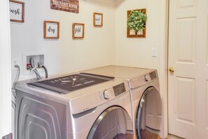 House (3 Bedrooms) | Interior - Inviting Bullhead City Gem: 3 Mi to Colorado River (Bullhead City)