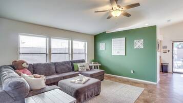 House (3 Bedrooms) | Interior