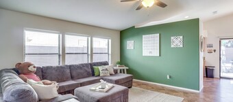 Inviting Bullhead City Gem: 3 Mi to Colorado River