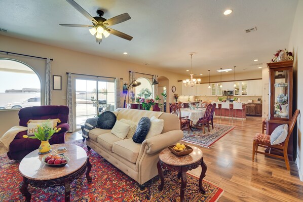 House (4 Bedrooms) | Interior