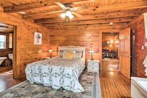 House (2 Bedrooms) | Interior - Rustic Rockdale Home on 100 Acres: Near City Park! (Rockdale)