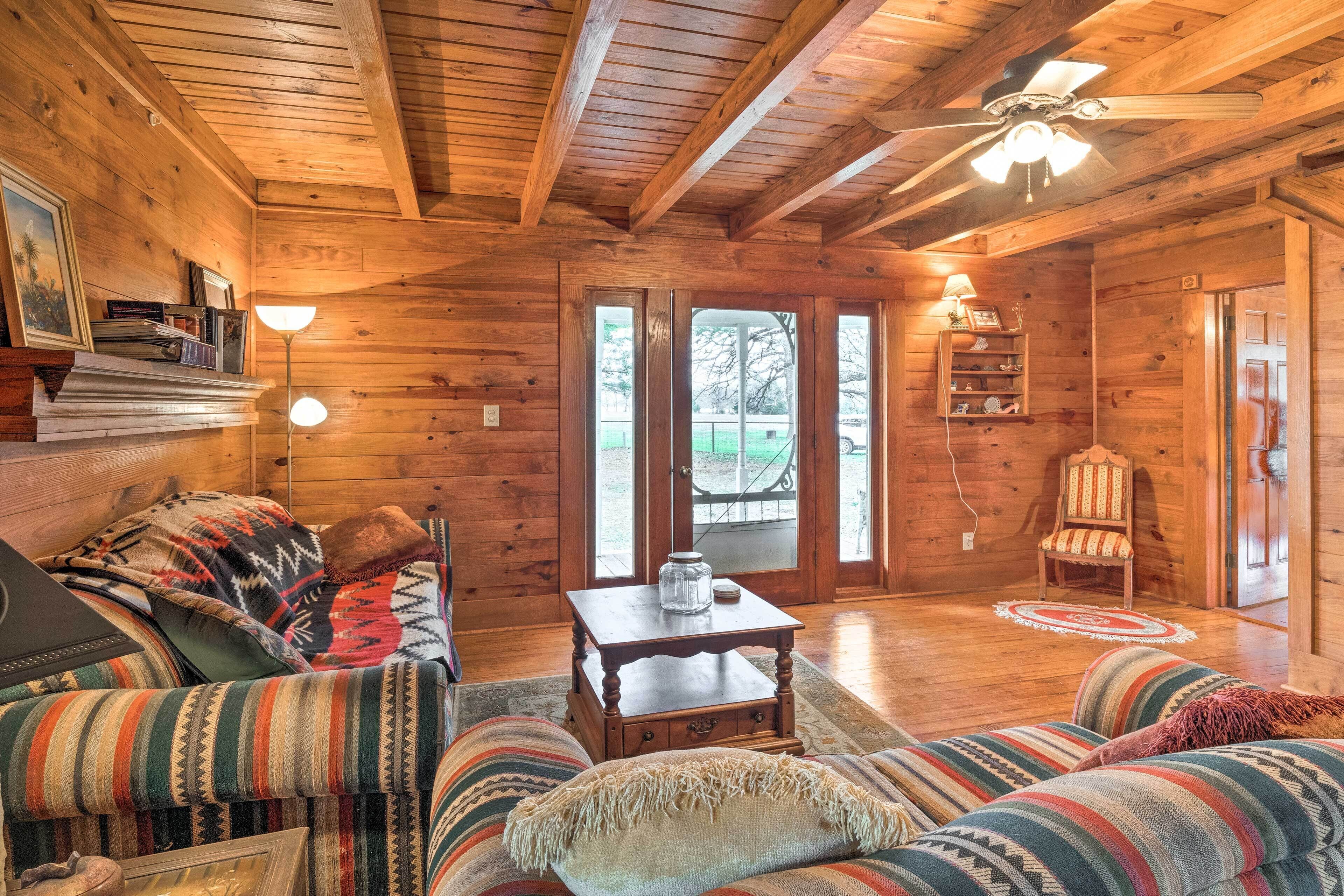 House (2 Bedrooms) | Interior