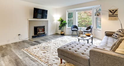 Beautiful Kenmore Retreat Near Marina & Beach!