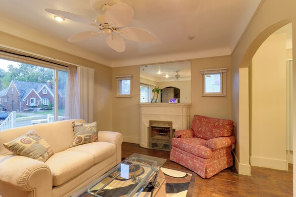 House (4 Bedrooms) | Front of property