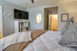 Interior - Luxurious Morgantown Retreat w/ Stunning Views! (Morgantown)