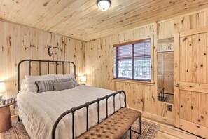 House (3 Bedrooms) | Interior - Newly Remodeled & Spacious Lakeside Retreat! (Lakeside)