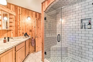 House (3 Bedrooms) | Interior - Newly Remodeled & Spacious Lakeside Retreat! (Lakeside)