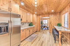 Interior - Newly Remodeled & Spacious Lakeside Retreat! (Lakeside)