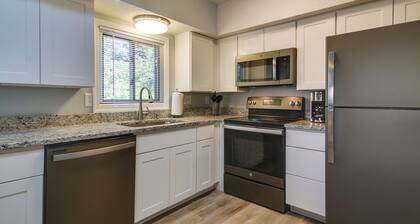 1/2 Mi to Maryland Beach: Family Condo w/ Balcony