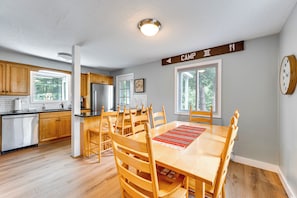 Apartment (4 Bedrooms) | Interior - Condo w/ Deck & Grill < 5 Miles to Loon Mountain! (North Woodstock)