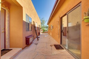 Interior - El Encanto at Full Circle Ranch w/ Patio! (Cave Creek)