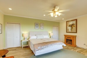 House (Multiple Bedrooms) | Interior - Spacious Group Retreat w/ Game Room in Marshall! (Marshall)